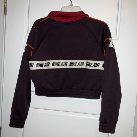 Nike Tops - Cropped Nike zip up